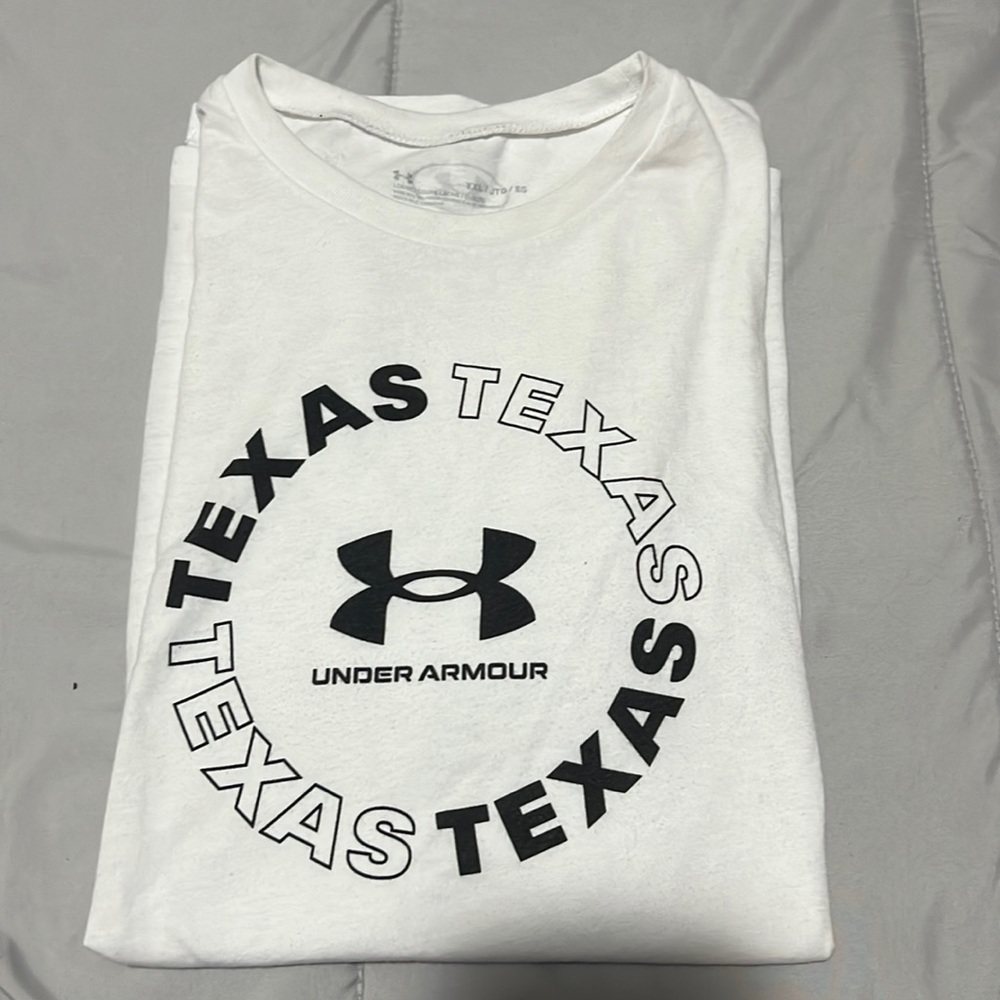 Under armour boys shirt